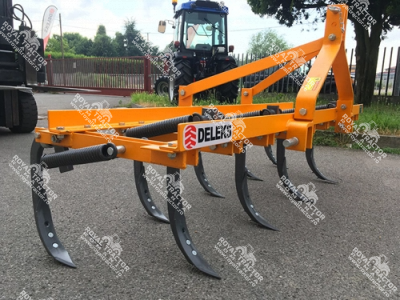 Deleks DE-215/9 kultivátor